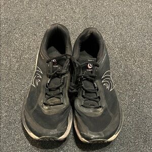 Topo Black Athletic Women's Mtn Racer 3